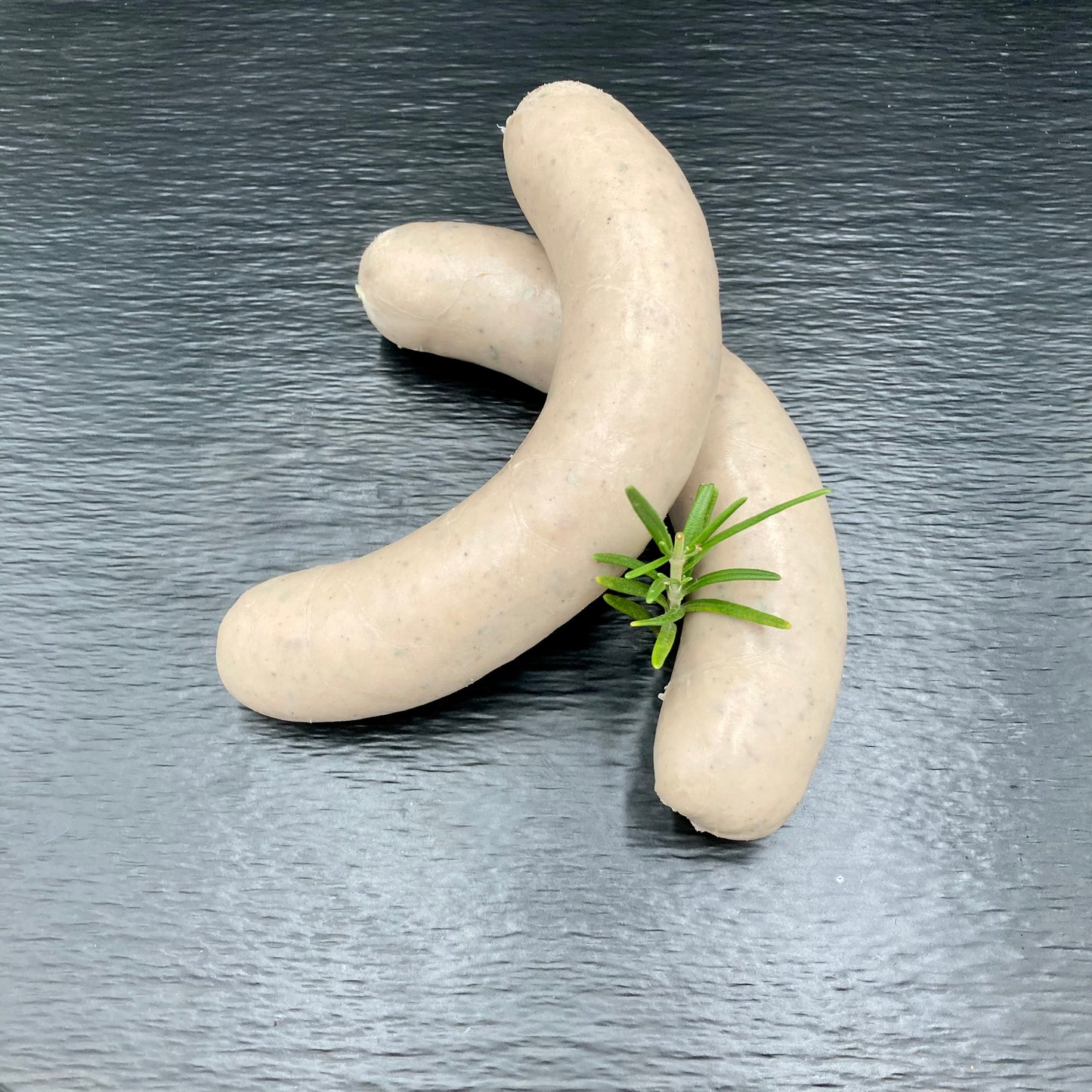 Rindbratwurst mit Rosmarin roh